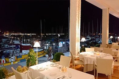 restaurante vintage vistas al puerto